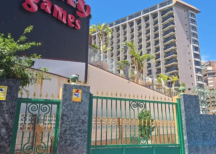 Club Zone Apartment